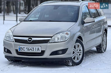 Універсал Opel Astra 2007 в Новояворівську