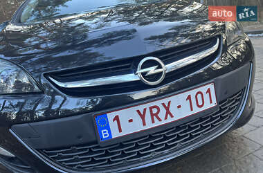 Седан Opel Astra 2014 в Львові