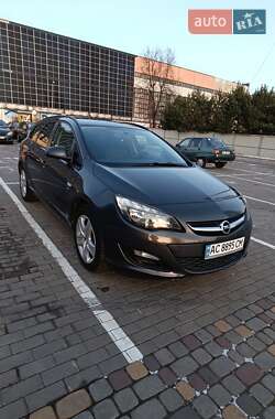 Універсал Opel Astra 2014 в Луцьку