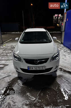 Универсал Opel Astra 2011 в Хмельницком