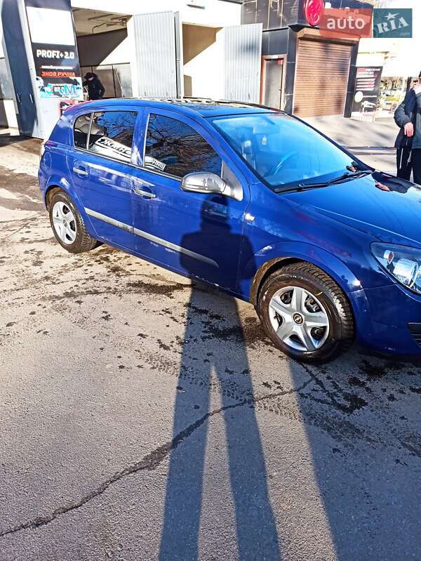Хэтчбек Opel Astra 2005 в Одессе