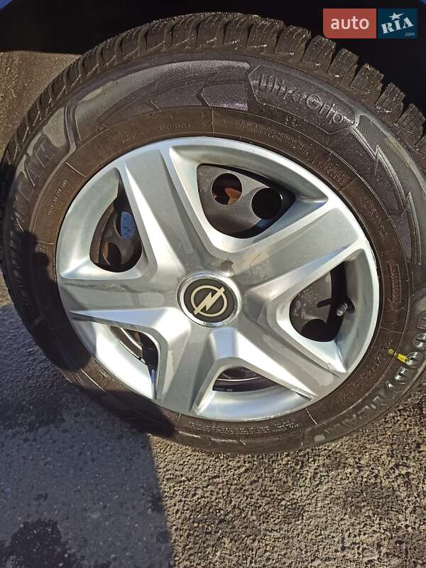 Хэтчбек Opel Astra 2005 в Одессе