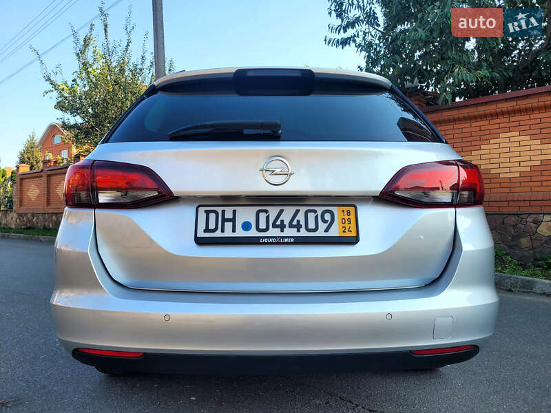 Универсал Opel Astra 2017 в Хмельницком