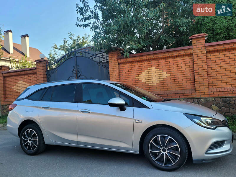 Универсал Opel Astra 2017 в Хмельницком