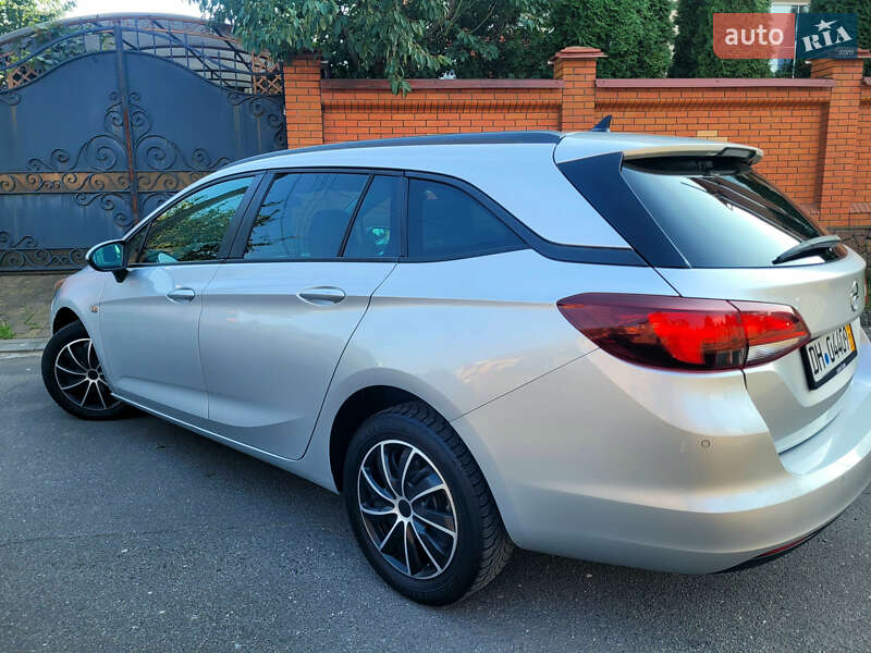 Универсал Opel Astra 2017 в Хмельницком