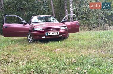 Хэтчбек Opel Astra 1992 в 