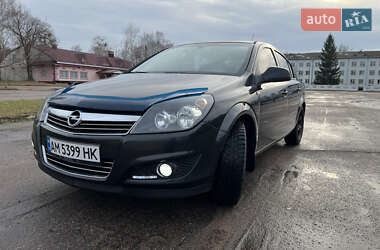 Седан Opel Astra 2012 в Емильчине