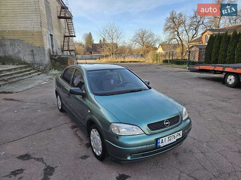 Седан Opel Astra 2006 в Обухові