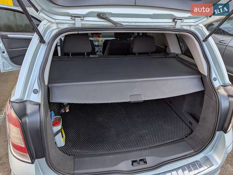 Універсал Opel Astra 2009 в Ніжині