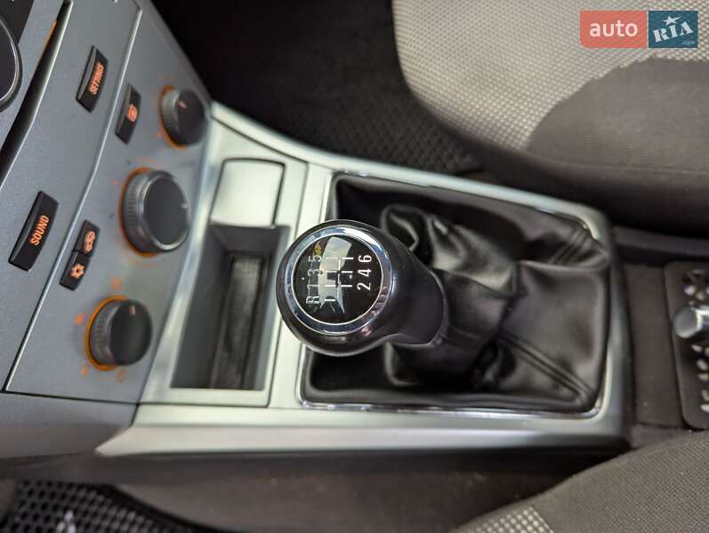 Універсал Opel Astra 2009 в Ніжині