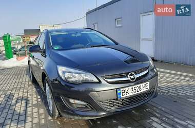 Універсал Opel Astra 2014 в Рівному