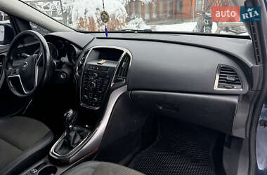 Универсал Opel Astra 2010 в 