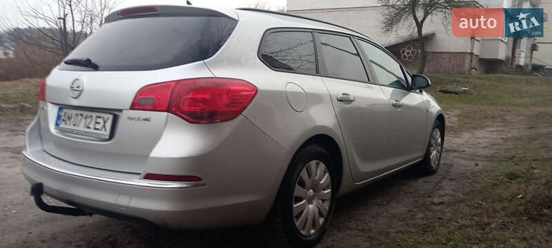 Универсал Opel Astra 2012 в Житомире