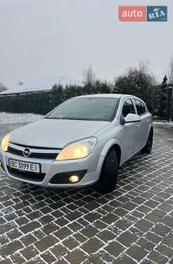 Хетчбек Opel Astra 2014 в Стрию