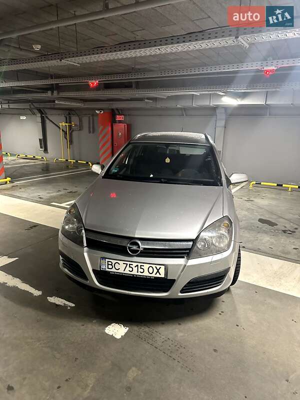 Універсал Opel Astra 2005 в Львові