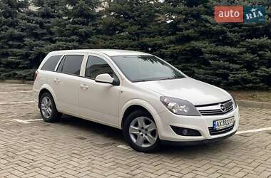 Універсал Opel Astra 2012 в Харкові