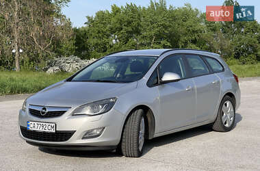 Универсал Opel Astra 2011 в 