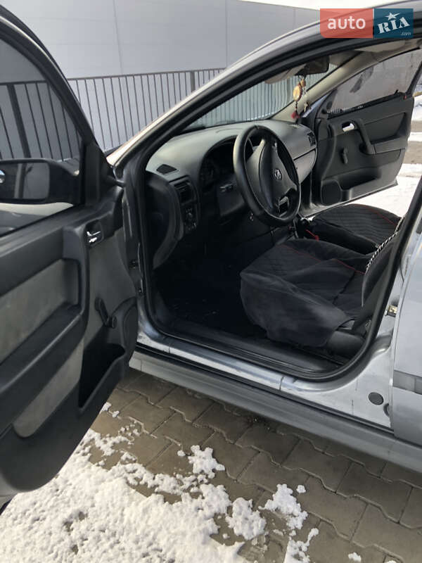 Седан Opel Astra 2008 в Тернополе