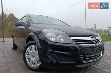 Універсал Opel Astra 2010 в Луцьку