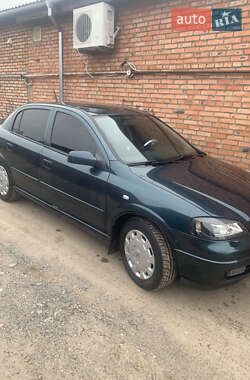 Седан Opel Astra 2005 в 
