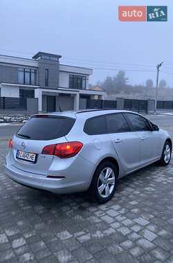 Універсал Opel Astra 2013 в Львові