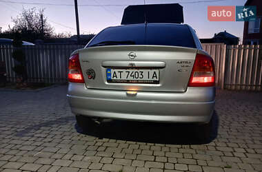 Хэтчбек Opel Astra 2000 в 