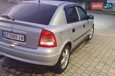 Хэтчбек Opel Astra 2000 в 