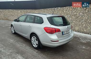 Універсал Opel Astra 2010 в Тернополі