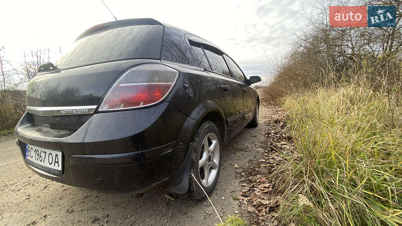 Хэтчбек Opel Astra 2008 в Самборе