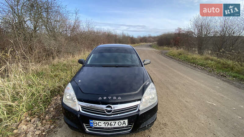Хэтчбек Opel Astra 2008 в Самборе