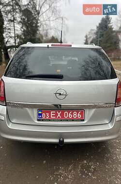 Універсал Opel Astra 2009 в Луцьку