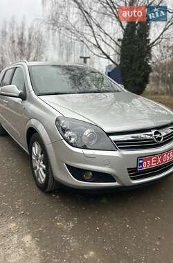 Універсал Opel Astra 2009 в Луцьку