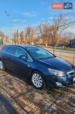 Универсал Opel Astra 2011 в Кривом Роге