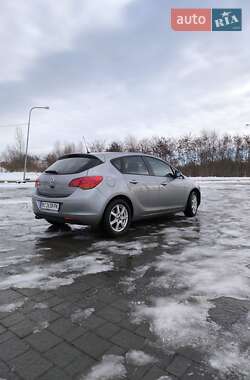 Хэтчбек Opel Astra 2011 в Львове