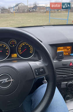 Универсал Opel Astra 2005 в 
