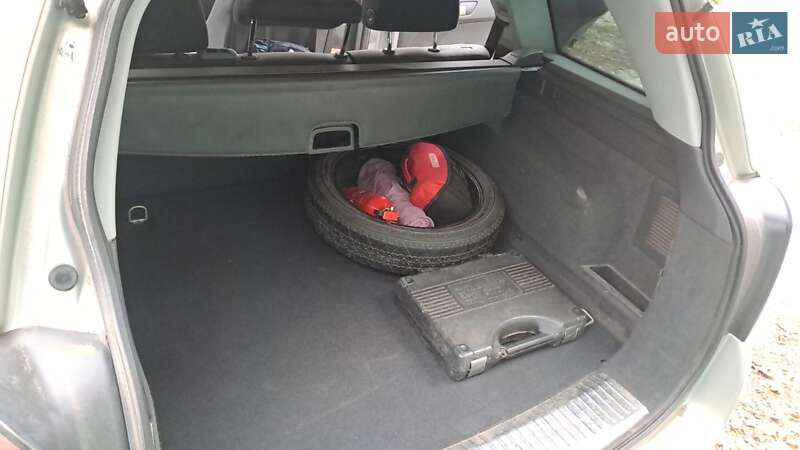 Універсал Opel Astra 2005 в Ізюмі