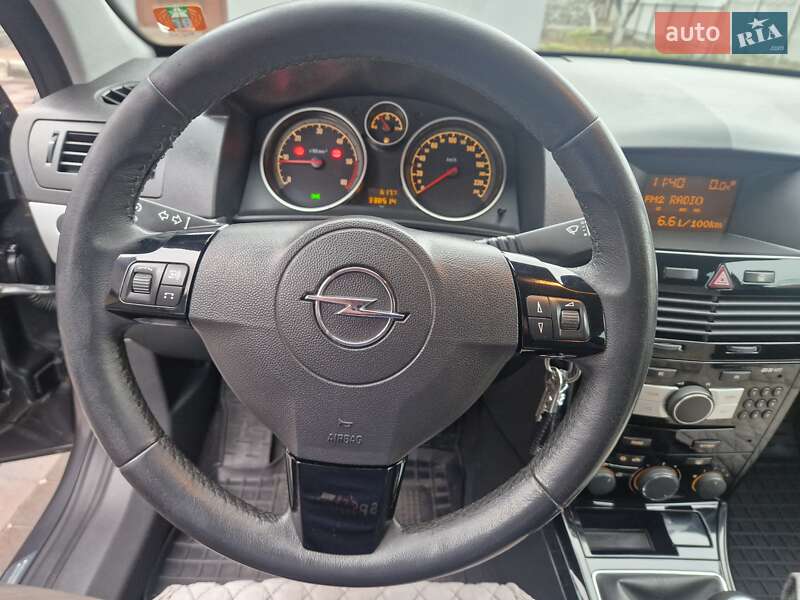 Универсал Opel Astra 2010 в Здолбунове