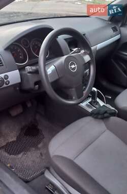 Универсал Opel Astra 2005 в 