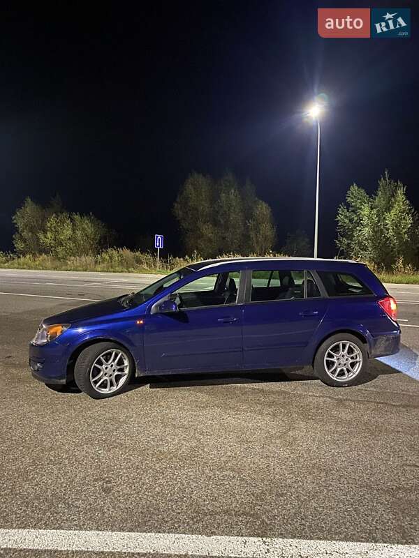Универсал Opel Astra 2005 в Радомышле