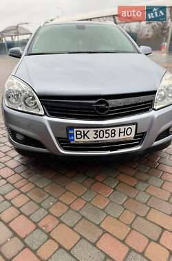 Універсал Opel Astra 2008 в Сарнах