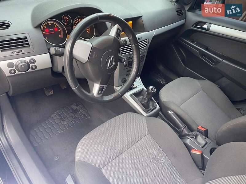 Универсал Opel Astra 2009 в Хмельнике