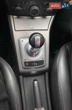 Хэтчбек Opel Astra 2004 в 