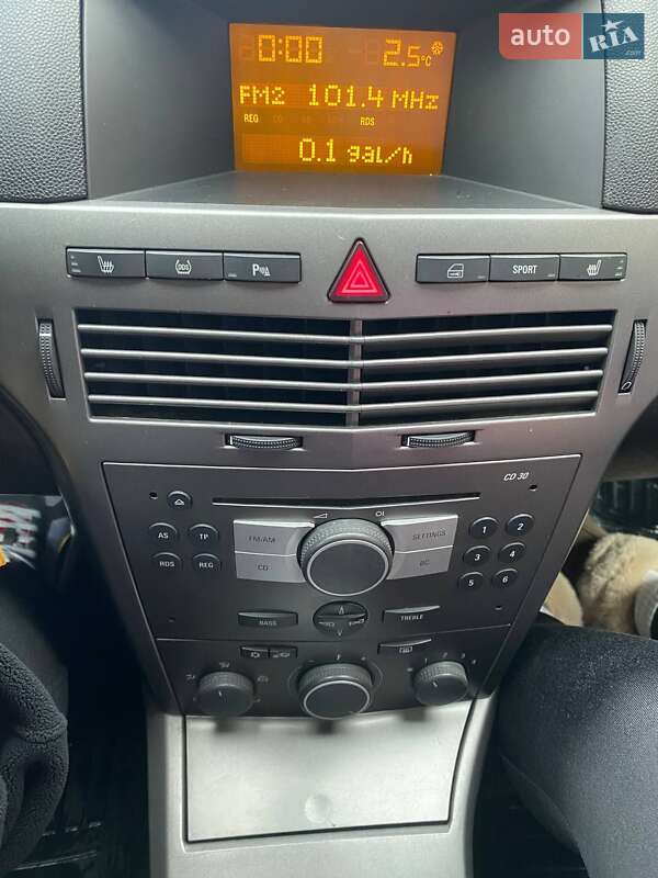 Хэтчбек Opel Astra 2004 в Гайвороне