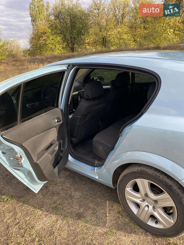 Хэтчбек Opel Astra 2009 в Днепре