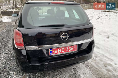 Универсал Opel Astra 2009 в Ровно