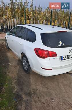 Универсал Opel Astra 2011 в Киеве