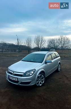 Універсал Opel Astra 2005 в Врадіївці