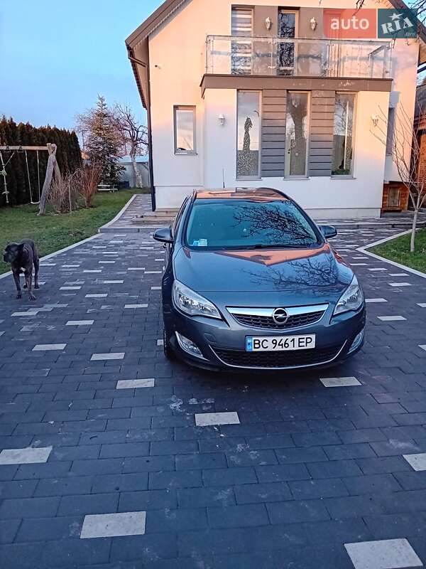 Opel Astra 2011