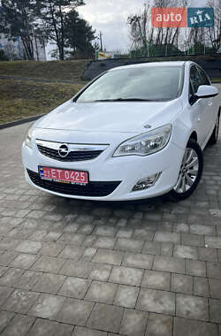 Хэтчбек Opel Astra 2011 в Львове