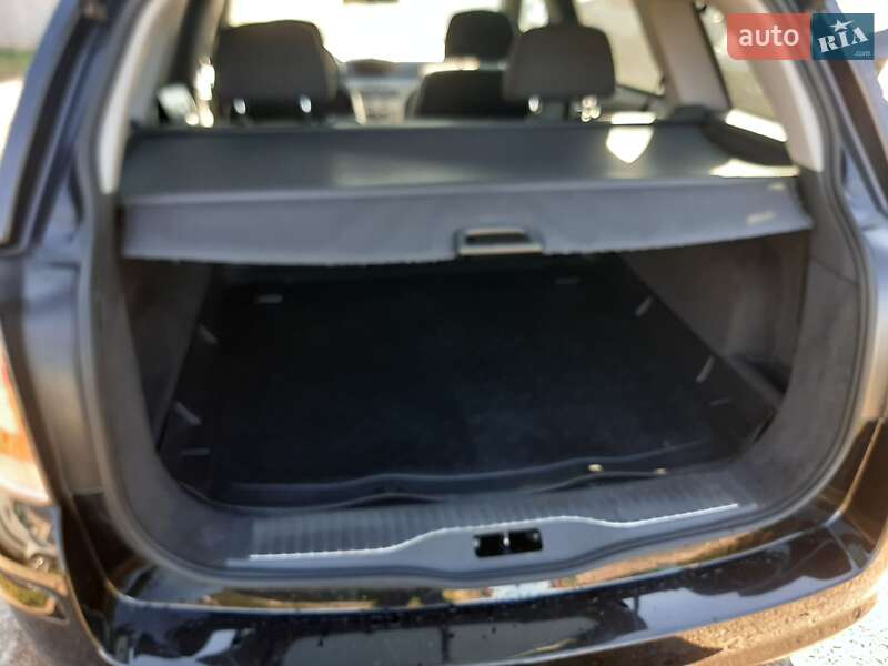 Універсал Opel Astra 2009 в Луцьку